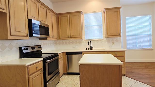 Building Photo - 1304 Hillcrest Dr