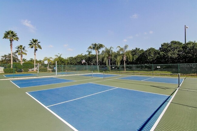 Building Photo - 1014 Radison Lake Ct