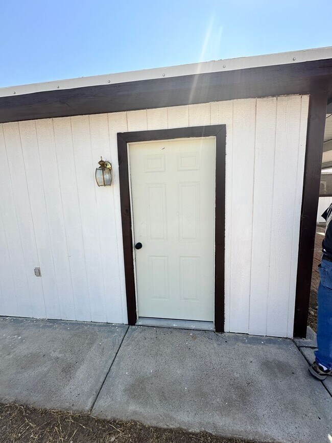 Building Photo - 4 bedroom Rental