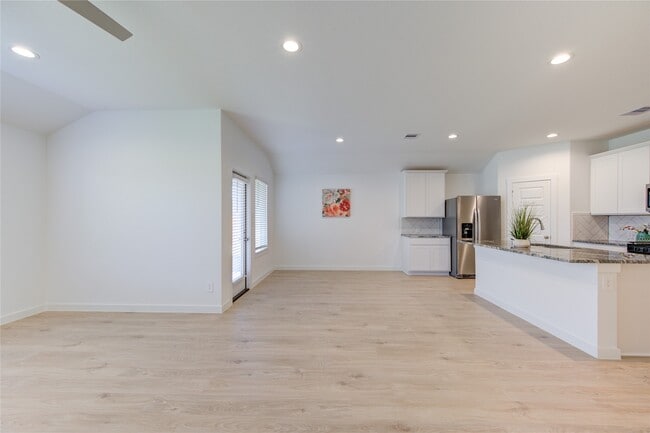 Building Photo - 2808 Misty Elm Ln