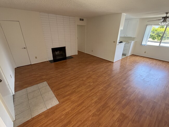 Building Photo - 4444 Whitsett Ave