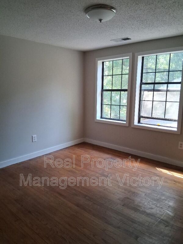 Building Photo - 1116 Potter Ave