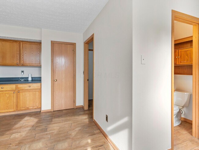 Building Photo - 7741 Sherridon Dr