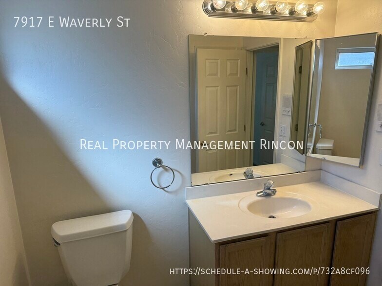 Building Photo - 7917 E Waverly St