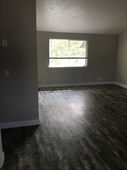 Building Photo - 2217 Bonniebrook Dr