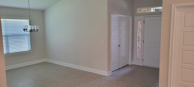 Building Photo - 20 Rivertown Rd