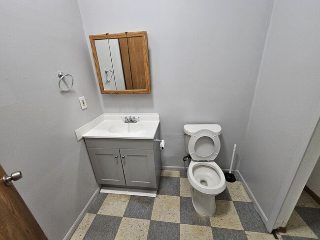 Building Photo - 3009 Pearl Ave