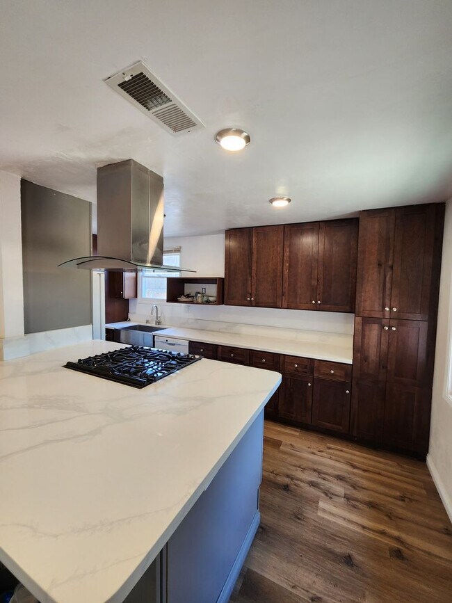 Building Photo - 3 Bedroom Single Story House in San Carlos