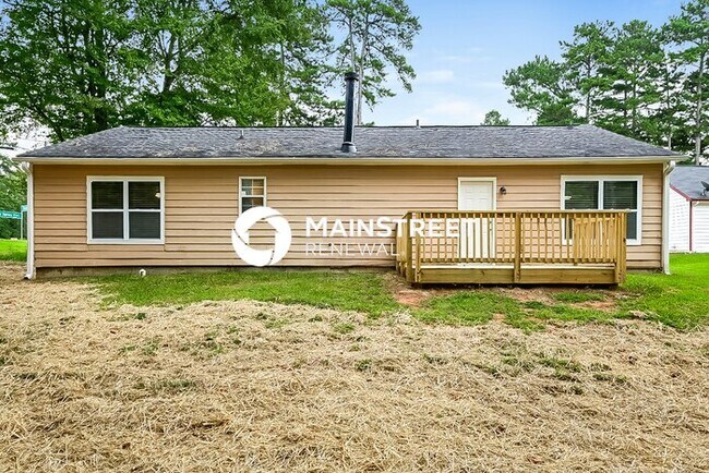 Building Photo - 3 Bedroom Pet-Friendly Home in Jonesboro, GA with Main Street Renewal