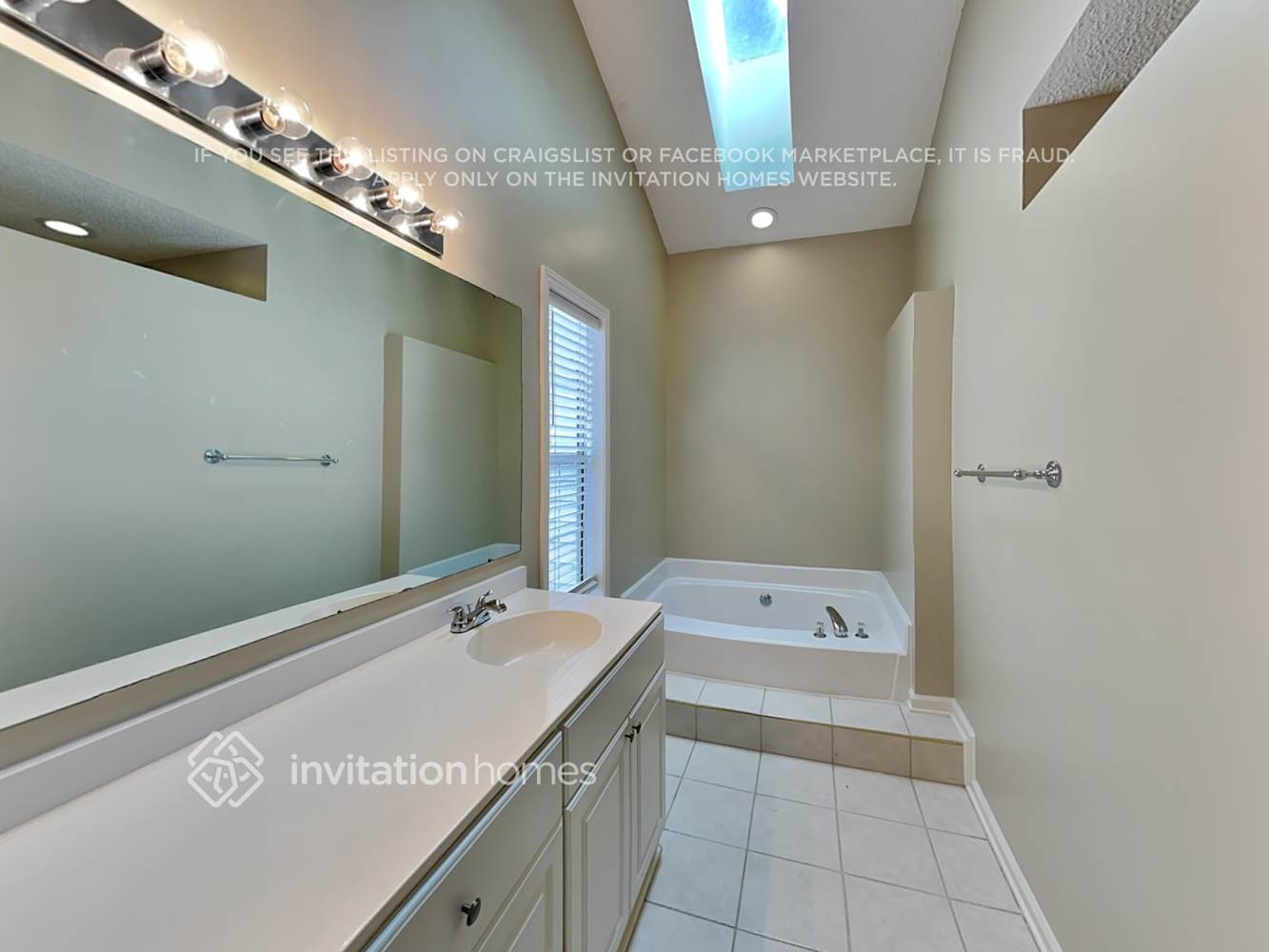Building Photo - 6000 Elm Cove Ln
