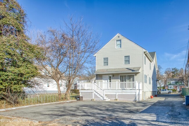 Building Photo - 24 Hollow Wood Ln