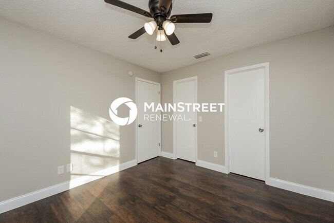 Building Photo - 3 Bedroom Pet-Friendly Home in St. Cloud, FL with Main Street Renewal