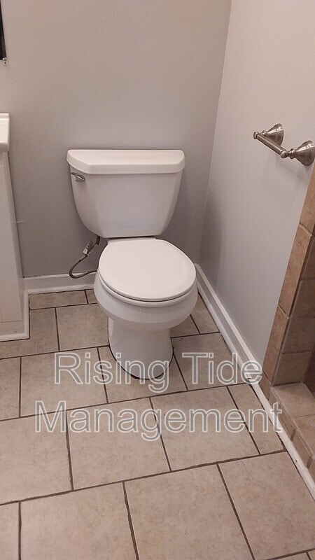 Building Photo - 5129 Highland Ave