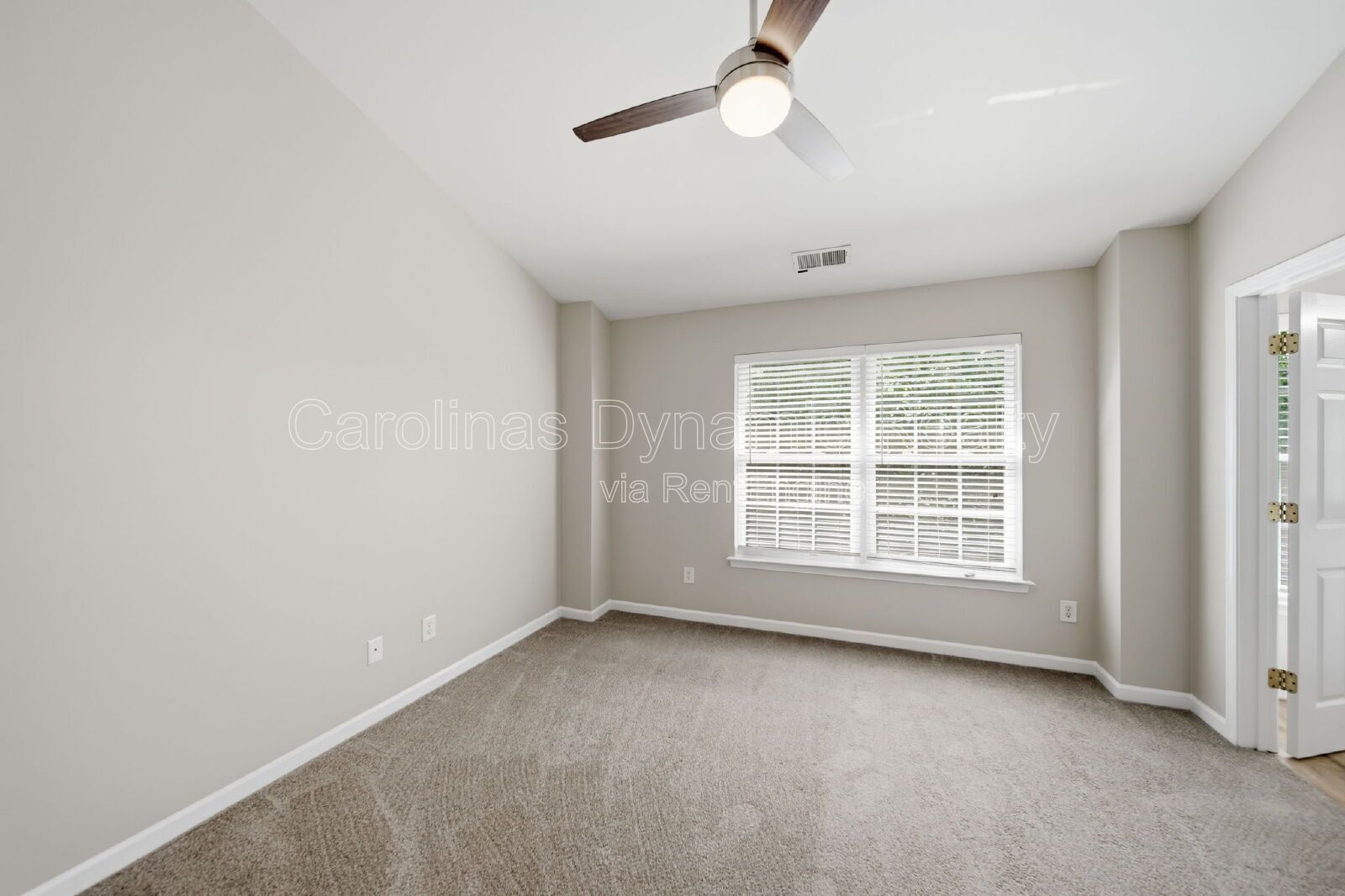 Building Photo - 1526 Royal Auburn Ave