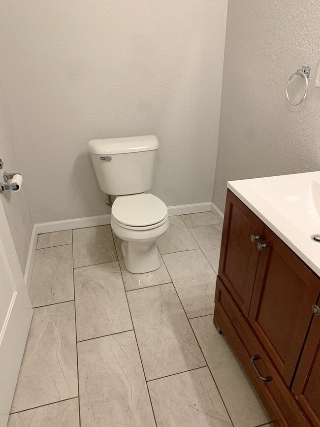 Building Photo - 321 Monroe St