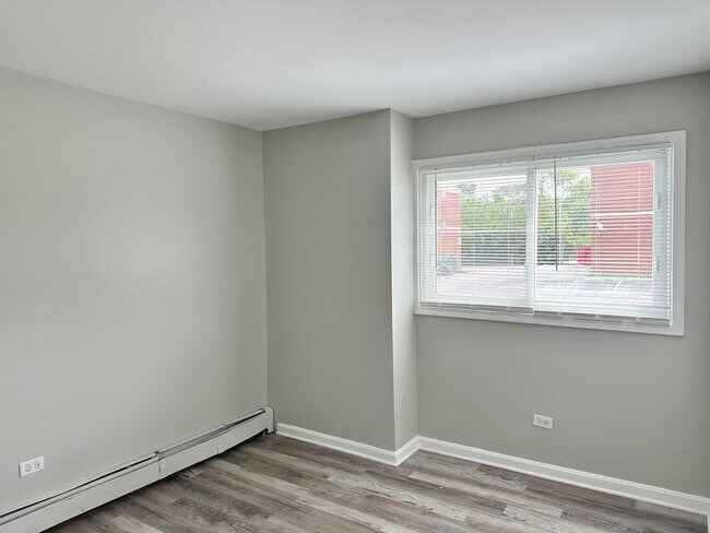 Building Photo - 8656 84th Ct
