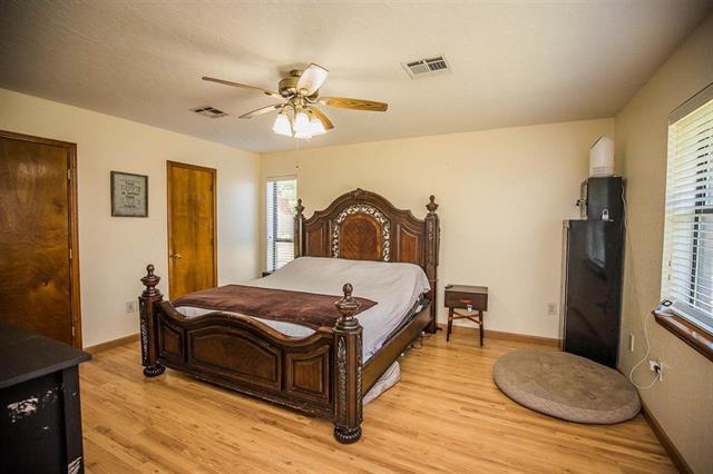 Building Photo - 7215 NW Willow Creek Dr