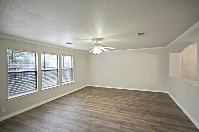 Building Photo - 1610 Elizabeth Ct