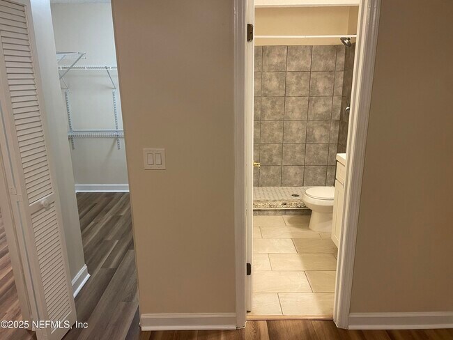 Building Photo - 85 Debarry Ave