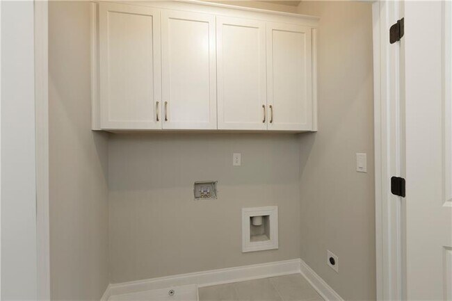 Building Photo - 439 Burton Dr