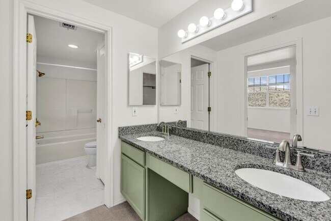 Building Photo - Canyon Creek 2 Bed