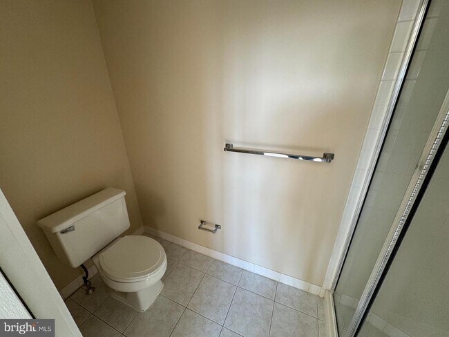 Building Photo - 327 Overlook Ln