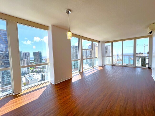 Building Photo - 909 Kapiolani Blvd