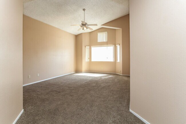 Building Photo - 4216 Laurel Hill Dr