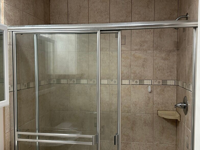 Building Photo - 18350 Hatteras St