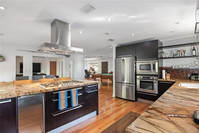 Building Photo - 2369 Overbrook St