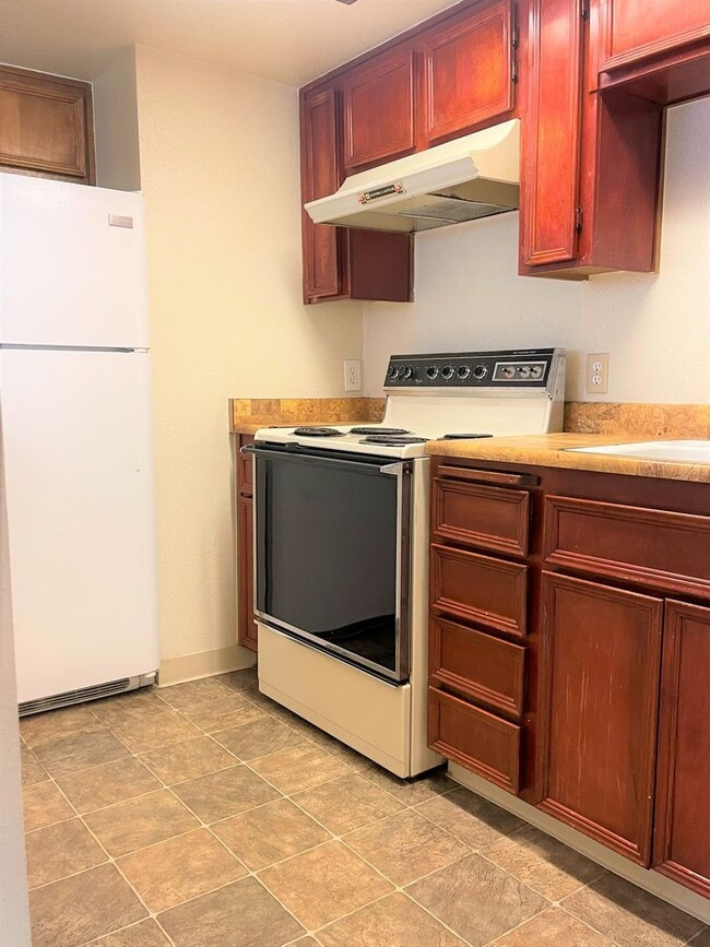 Building Photo - Condo in the most desired gated community ...