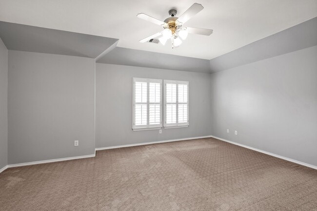 Building Photo - 5314 Schuler St