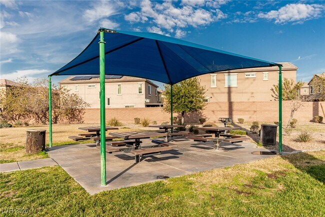 Building Photo - 788 Forest Peak St