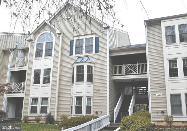 Building Photo - 12249 Fairfield House Dr