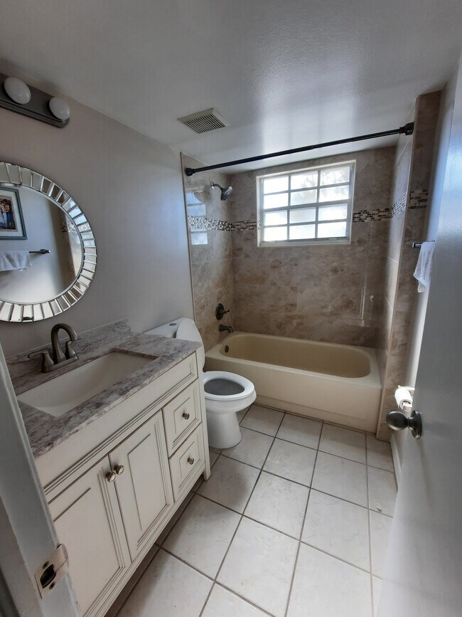 Building Photo - 6826 Stones Throw Cir N