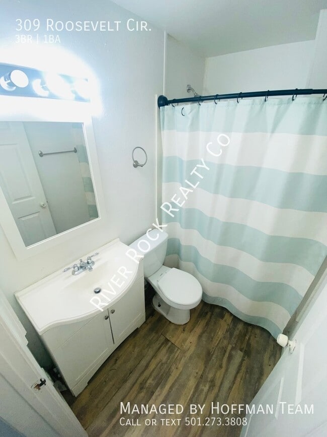 Building Photo - 309 Roosevelt Cir