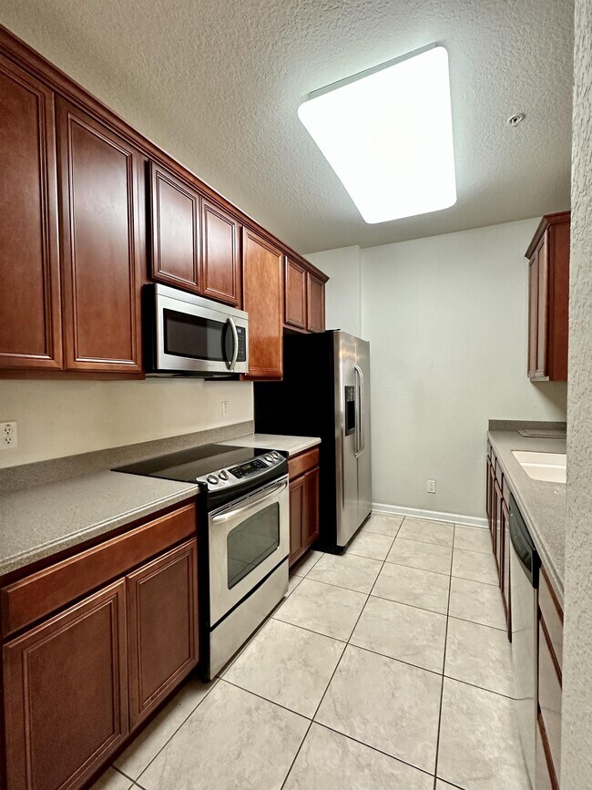 Building Photo - 3338 Robert Trent Jones Dr