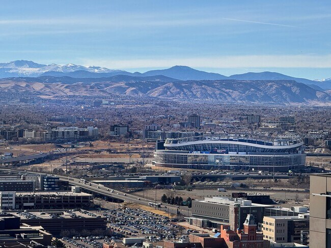 Building Photo - 35th Floor Downtown Denver Condo | 1 Bed | Private Balcony | Mountain Views
