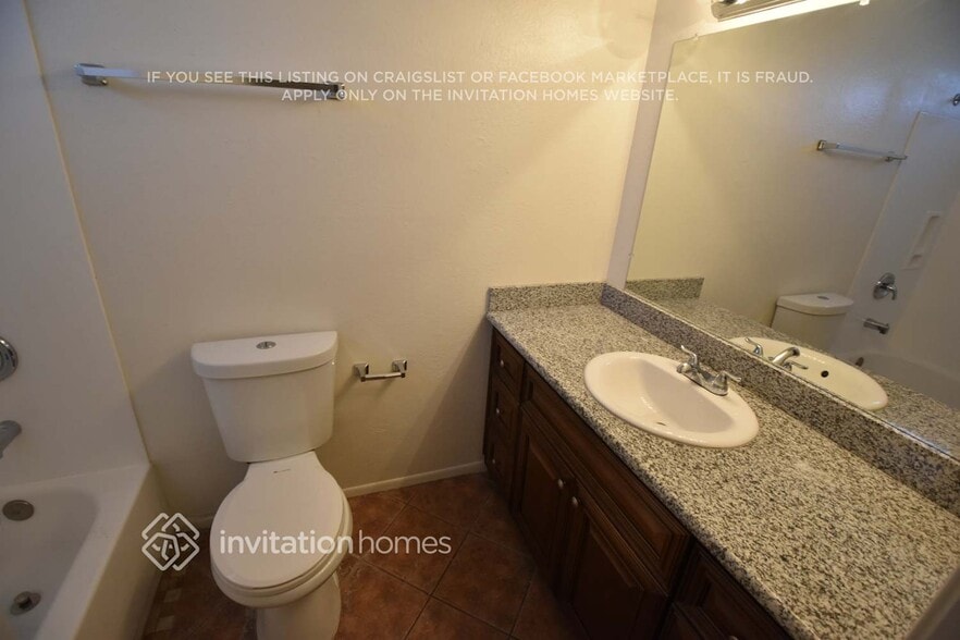 Building Photo - 10639 N 48th Dr