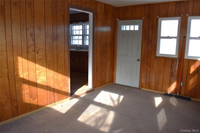 Building Photo - 69 Melrose Ave