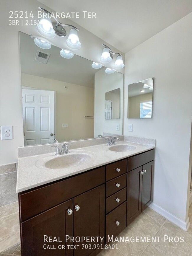 Building Photo - 25214 Briargate Terrace