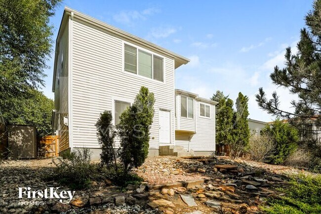 Building Photo - 8334 Silver Glen Dr