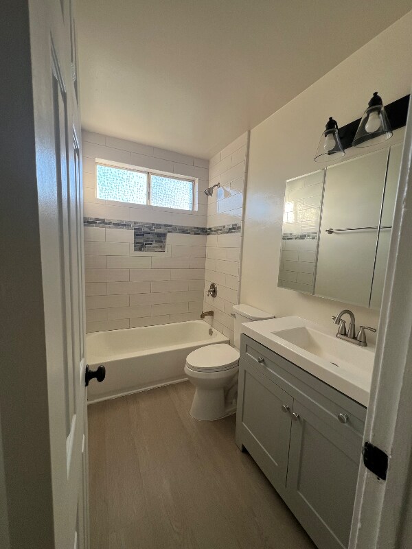 Building Photo - 1193 N Ardmore Ave