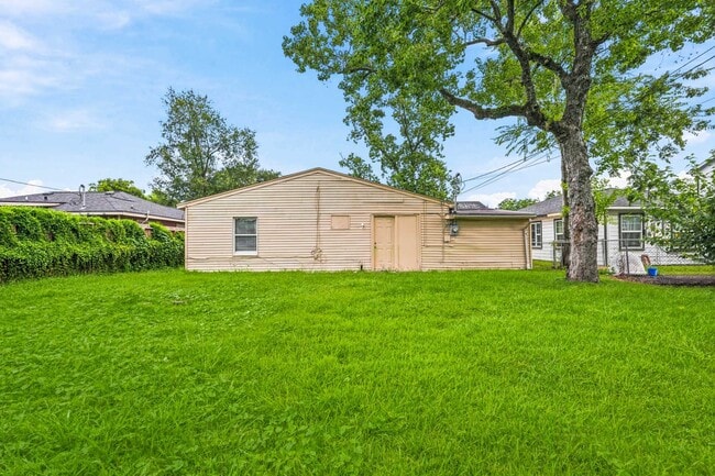 Building Photo - 4953 Bataan Rd