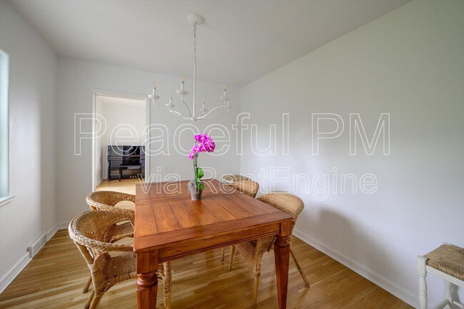 Building Photo - 949 S 2300 E