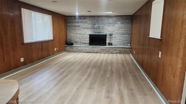 Building Photo - 2523 Empire Dr