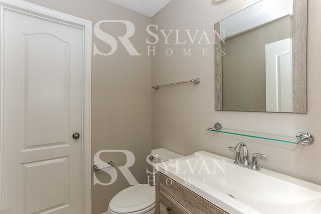 Building Photo - Your dream home awaits!
