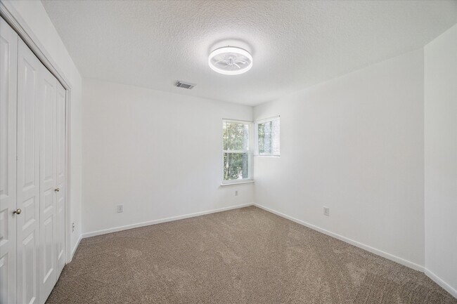 Building Photo - 174 W Greywing Cir