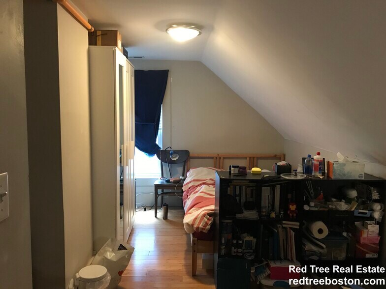 Building Photo - 21 Greylock Rd