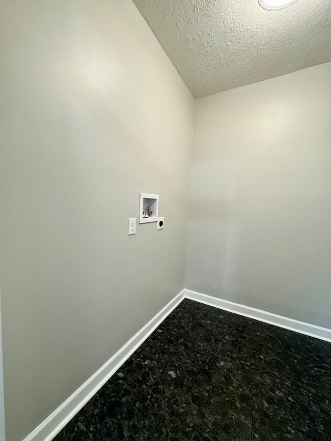 Building Photo - Historic Charm Meets Modern Comfort – Reno...